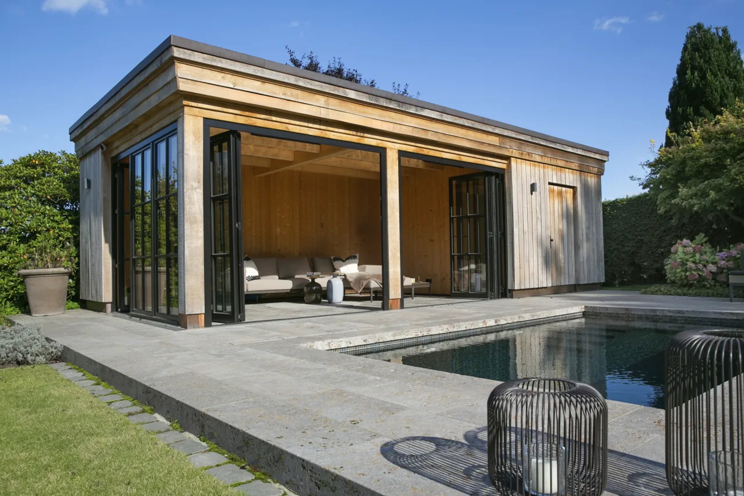 Moderne Architektur in klarer Perspektive